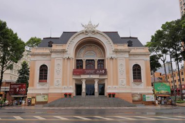 Saigon Opera Binası (Nha hat Thanh pho Ho Ch Minh), 1. Mıntıka, Ho Chi Minh City, Vietnam 'da 19. yüzyıl Fransız sömürge opera binası.