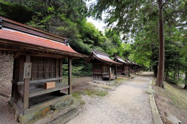 Kibitsuhiko Tapınağı, Shinto tapınağı. 1697 'de Japonya' nın Okayama şehrinde yeniden inşa edilen bir iç tapınak.