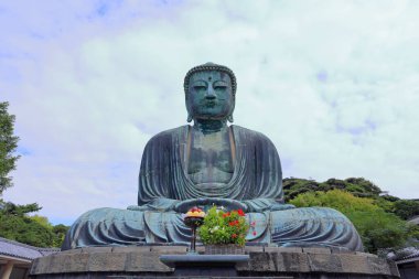 Kotoku-in, Japonya, Kanagawa, Kamakura 'da Buda' nın anıtsal bronz heykeliyle bilinen bir Budist tapınağı.