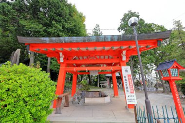 Sanko Inari Tapınağı, Inuyama, Aichi, Japonya 'daki Inuyama Kalesi yakınlarındaki kırmızı torii kapılarıyla ünlü bir Shinto tapınağı. 