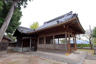 Inuyama Tapınağı, Inuyama, Aichi, Japonya 'daki Inuyama Kalesi yakınlarında bir Shinto tapınağı.