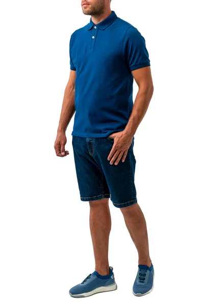 Een Man Een Blauw Polo Shirt Korte Broek Geïsoleerd Een Stockfoto