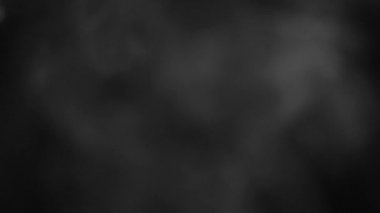 karanlık bulutlar ve yavaş yavaş uçan kirliliği gaz duman