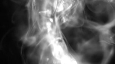 karanlık bulutlar ve yavaş yavaş uçan kirliliği gaz duman