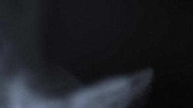 İzole bulut siyah arka plan kabarcık Bokeh toz