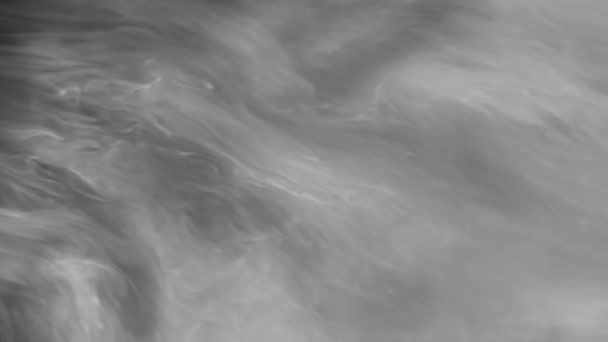 飘渺的孤立的烟在黑色的背景 — 图库视频影像