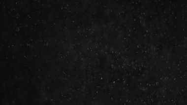 İzole bulut siyah arka plan kabarcık Bokeh toz