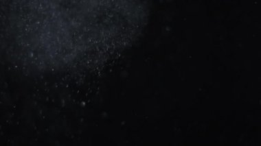 İzole bulut siyah arka plan kabarcık Bokeh toz