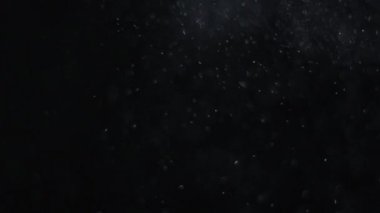 İzole bulut siyah arka plan kabarcık Bokeh toz