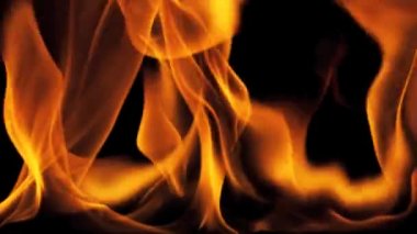 Yanan ateş alevler tam ekran