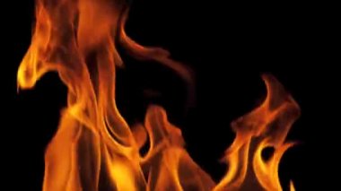 Yanan ateş alevler tam ekran