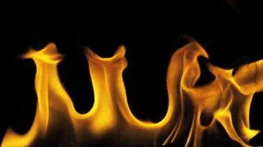 Yanan ateş alevler tam ekran