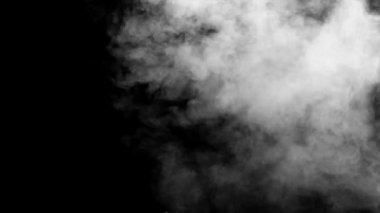 Siyah arka plan kadar yangın dumanı