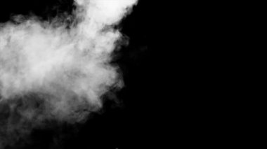 Siyah arka plan kadar yangın dumanı