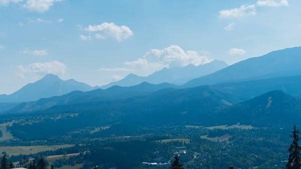 Prachtige landschap van bergen, uitzicht op Zakopane — Stockfoto