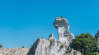 Ogrodzieniec eski kale kalıntıları