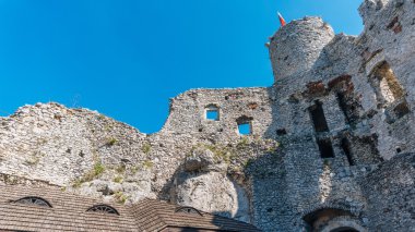 Ogrodzieniec eski kale kalıntıları