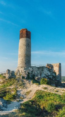 Jura bölgedeki Olsztyn kale Ortaçağ Kalesi