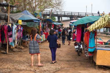Pzt Pzt köprü markette.