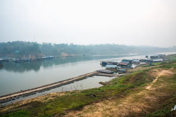 Eski Sal topluluk Pzt köprüsünde.