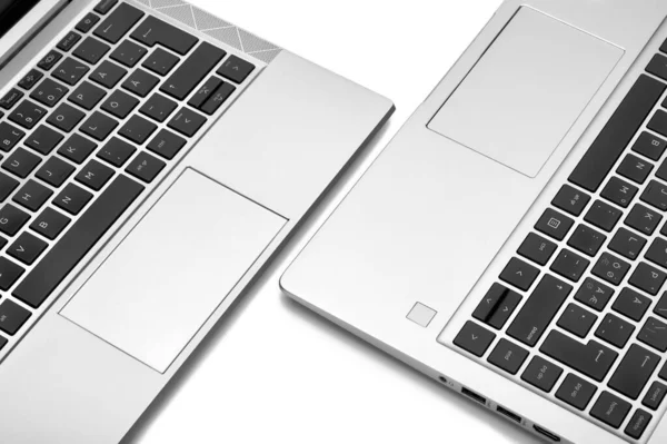 Teclado do computador portátil sobre fundo branco — Fotografia de Stock