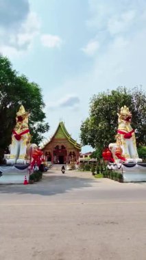 11 Mart 2026 Wat Mahawan, Lamphun, Tayland. Phra Rod 'un doğduğu antik bir tapınak. Lanna Sanat ve Kültürü önemli bir dini turizm merkezi.