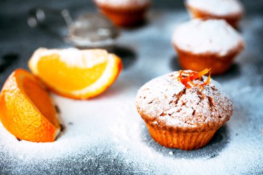 Portakal ile ev yapımı cupcakes