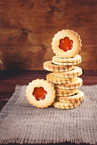 Çiçek gibi şeklinde şeker kurabiyeleri