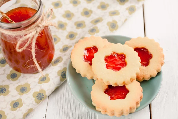 Galletas de mantequilla de azúcar en forma de flores Imagen De Stock