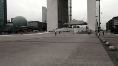 La Defense Paris. Yerden Grande Arche için daha sonra tekrar yere eğin.
