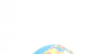 Renkli plastik dünya. Beyaz arka plan beyaz arka plana Afrika'dan eğimli.