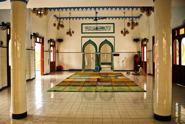 Εσωτερική Του Παραδοσιακού Ισλαμικού Τζαμιού Σύμβολα Της Θρησκείας — Φωτογραφία Αρχείου
