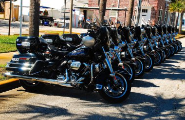 79. yıldönümü Daytona bisiklet haftası 2020 Polis Harley Davidson motosiklet kuyruğu