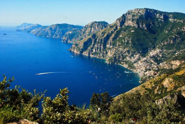 En iyi yürüyüş ve yürüyüş yolları Sorrentine Yarımadası 'nda. Adı da 