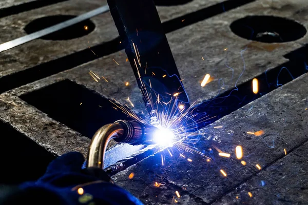 Saldatore Lavoro Officina Saldatura Elettrica Gas Lavoro — Foto Stock