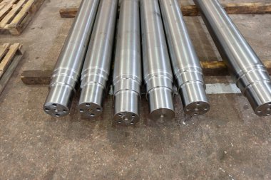 Tahta rafı çevirdikten sonra şaftlar.