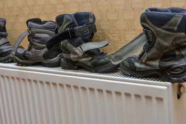Zapatos Invierno Para Niños Secos Calentador Después Mojarse —  Fotos de Stock