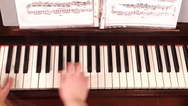 Ragazza Suona Pianoforte Studiando Alla Scuola Musica Nella Classe Pianoforte — Video Stock