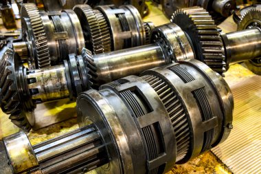 cnc makine aracının vites kutusunun sürtünme debriyajı.