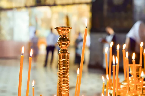 Bougies Église Brûlantes Pour Adorer Dieu Dans Temple — Photo