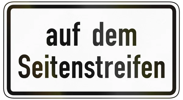Дополнительная табличка на немецком дорожном знаке для указания значения o — стоковое фото