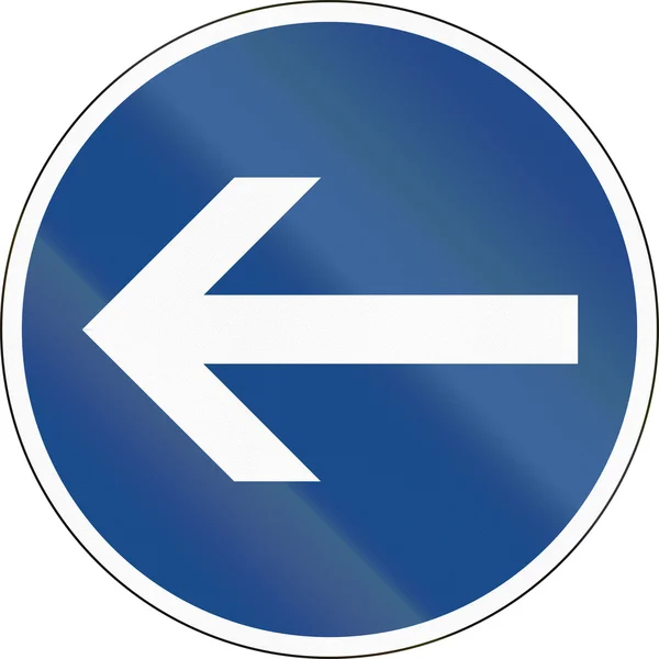 Немецкий дорожный знак - поверните налево — стоковое фото