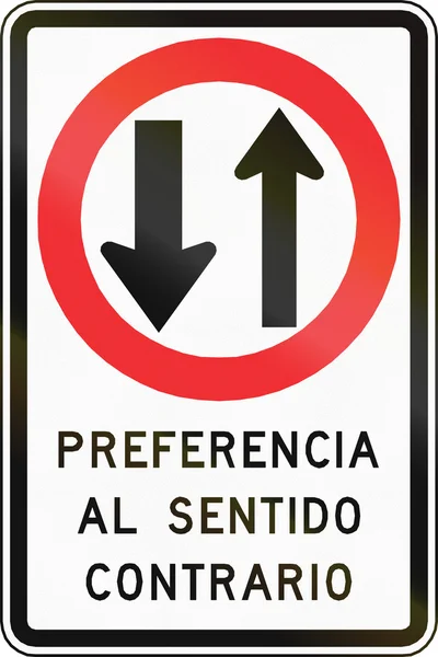 Oncoming Traffic Has Priority in Chile — Stock Photo, Image