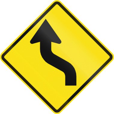 Eğri ilk Şili'de sola ters.