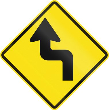 Eğri ilk Şili'de sola ters.