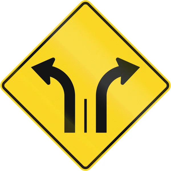 Deux voies avec voie de virage droite et gauche au Canada — Photo