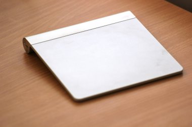 Bir Apple trackpad
