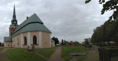 Mora kilisede