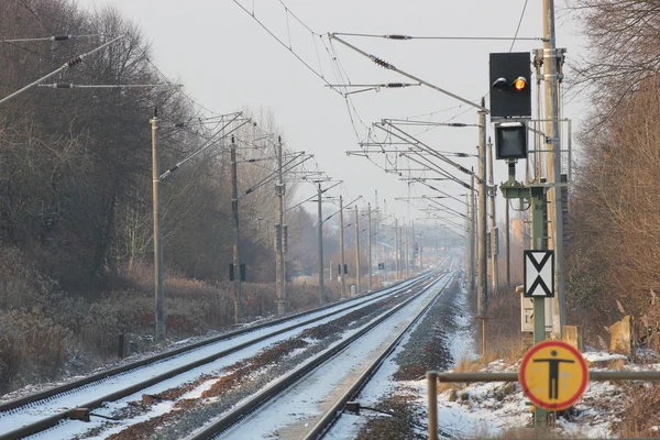 Havas railtrack Németországban egy téli napon télen — Stock Fotó