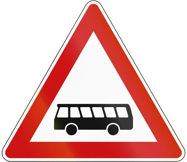 Tyska varningsmärke om bussar på väg — Stockfoto